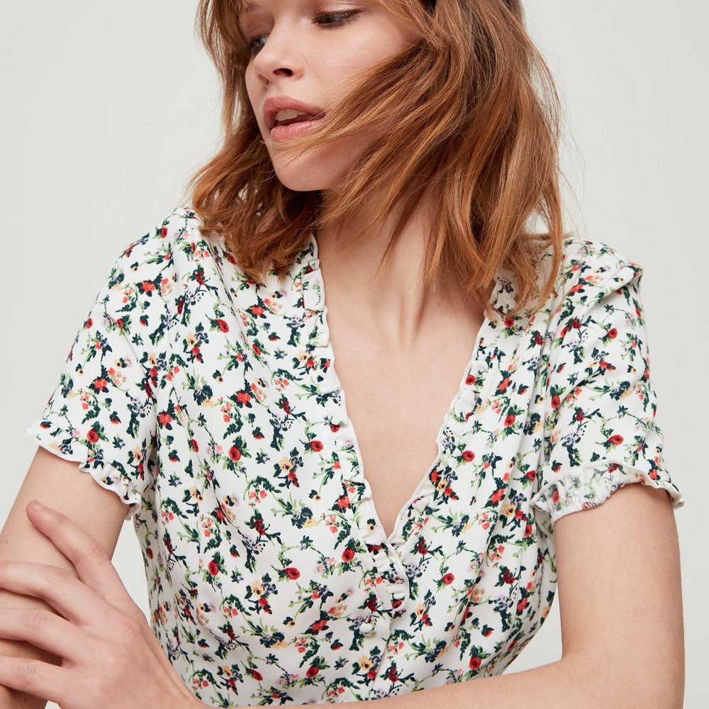 Aritzia Little Moon Acadia Blouse in Goji Berry Floral White Size S